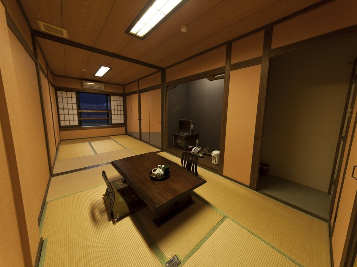 Gokuraku Onsen Takumi No Yado Hotel Takaharu Exterior photo